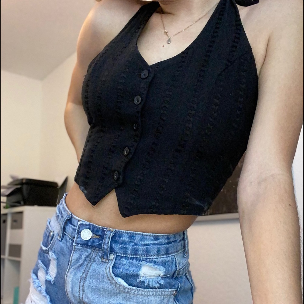 NWOT button-downed crop halter top